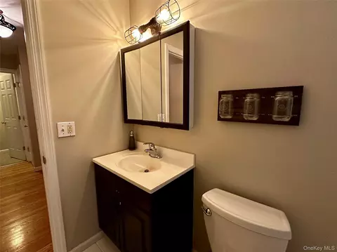 Bath - 249 Fairharbor Dr #249, Patchogue, NY 11772 photo 1 of 1