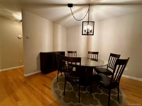 Dining - 249 Fairharbor Dr #249, Patchogue, NY 11772 photo 3 of 3