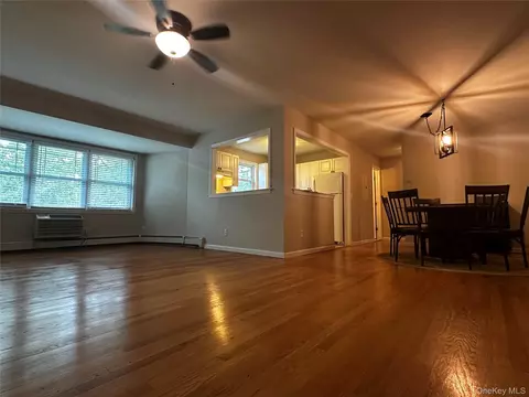 Living - 249 Fairharbor Dr #249, Patchogue, NY 11772 photo 5 of 5