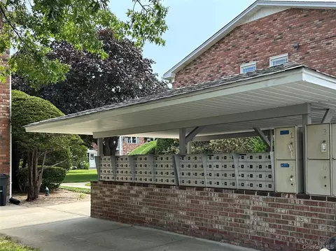 Exterior - 249 Fairharbor Dr #249, Patchogue, NY 11772 photo 2 of 9