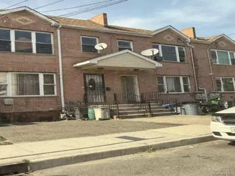 3020 Lewmay Rd, Far Rockaway, NY 11691