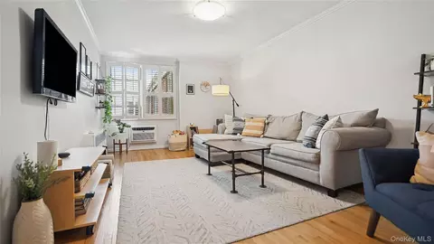 320 Palmer Ter #2B, Mamaroneck, NY 10543