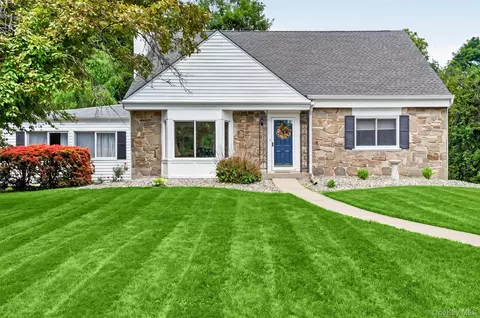 194 Wilbur Blvd, Poughkeepsie, NY 12603