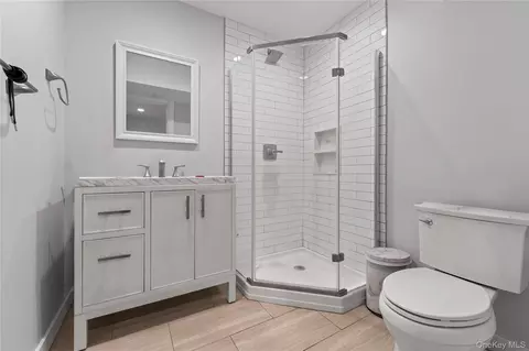 Bath - 79 Joyce Rd, Plainview, NY 11803 photo 4 of 5