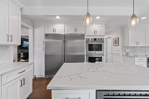 Kitchen - 79 Joyce Rd, Plainview, NY 11803 photo 2 of 3
