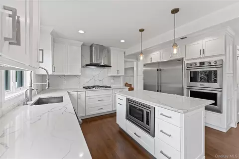 Kitchen - 79 Joyce Rd, Plainview, NY 11803 photo 1 of 3