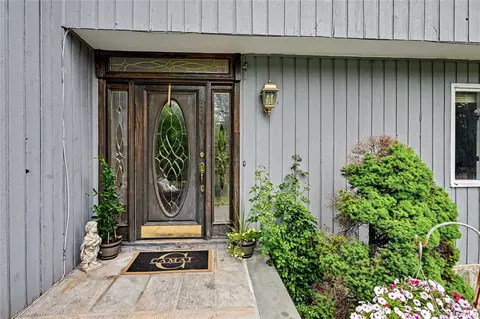 26 Mandy Ln, Mahopac, NY 10541