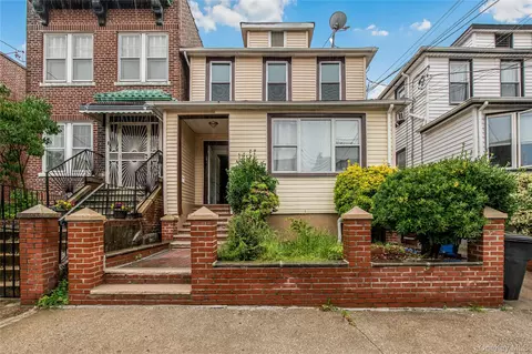 2812 Harrington Ave, New York, NY 10461