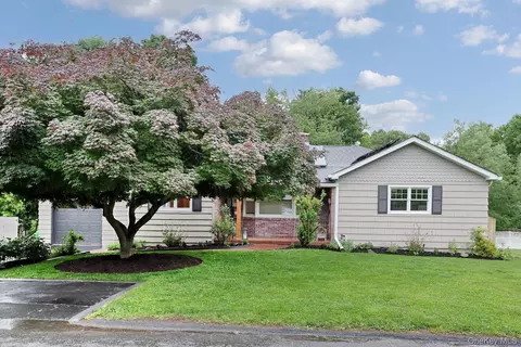 29 Clinton Ave, Orangetown, NY 10983