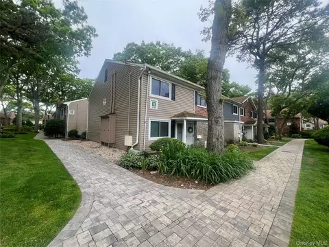 40 W 4th St # 81, Patchogue, NY 11772