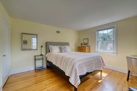 Bedroom - 12 Gaskin Rd, Poughkeepsie, NY 12601 photo 2 of 5