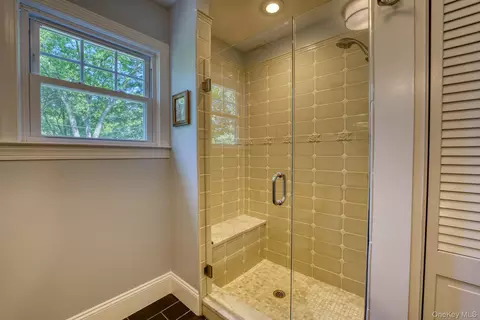 Bath - 12 Gaskin Rd, Poughkeepsie, NY 12601 photo 2 of 3