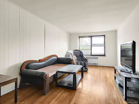 29-08 139th St #1D, New York, NY 11354