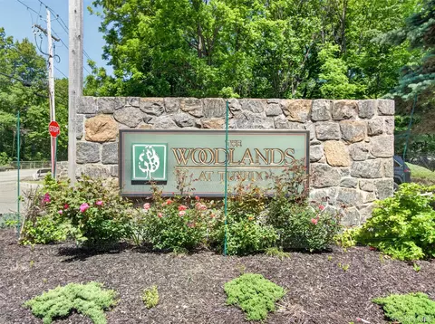 5 Holly Ct, Tuxedo, NY 10987