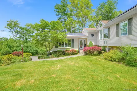 10 Eisgruber Park Ln, Lloyd, NY 12528