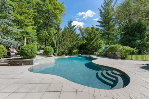 Exterior - 9 Ronwood Rd, Ramapo, NY 10977 photo 4 of 6