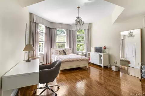 Bedroom - 9 Ronwood Rd, Ramapo, NY 10977 photo 3 of 5