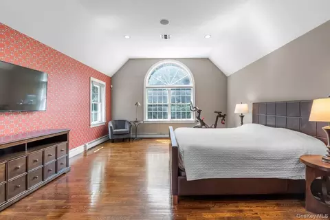Bedroom - 9 Ronwood Rd, Ramapo, NY 10977 photo 1 of 5