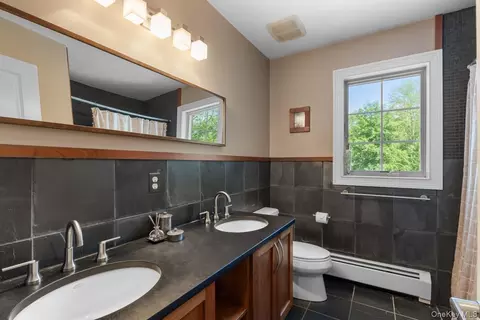 Bath - 9 Ronwood Rd, Ramapo, NY 10977 photo 5 of 6