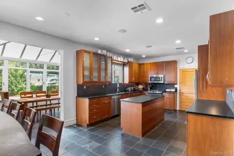 Kitchen - 9 Ronwood Rd, Ramapo, NY 10977 photo 1 of 3