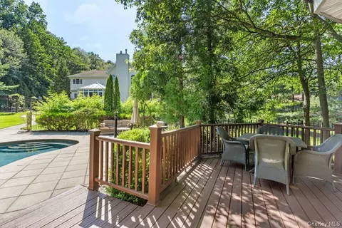 Exterior - 9 Ronwood Rd, Ramapo, NY 10977 photo 5 of 6