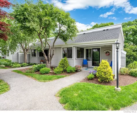 91 Heritage Hls #D, Somers, NY 10589