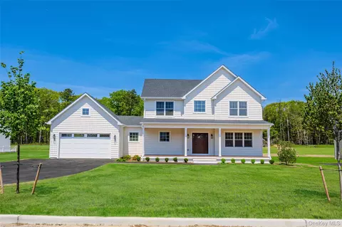 5 Jersey Ave, Miller Place, NY 11764