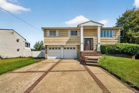 138 Spring St, Massapequa, NY 11758