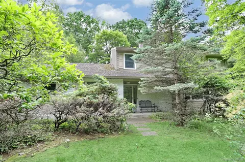 8 Swallow Ave, Ramapo, NY 10977