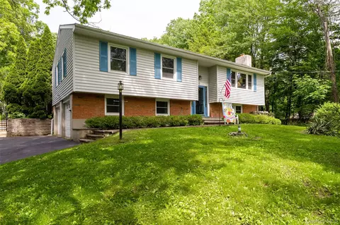 16 Dose Rd, Wappinger, NY 12590