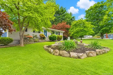 1 Rock Rd, Wappinger, NY 12590