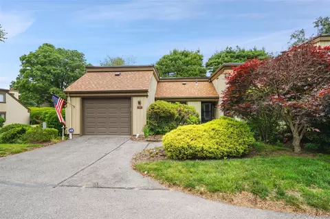 101 Heritage Hills Dr #A, Somers, NY 10589