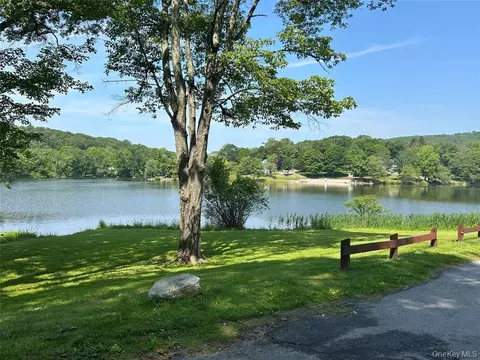 View/Area - 23 Lucille Rd, Kent, NY 10512 photo 5 of 6