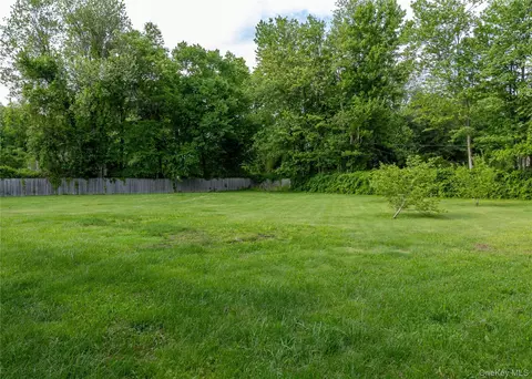 Exterior - 23 Lucille Rd, Kent, NY 10512 photo 8 of 11