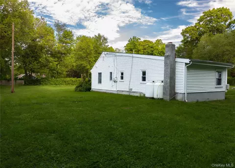 Exterior - 23 Lucille Rd, Kent, NY 10512 photo 4 of 11