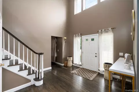Entry Way - 8 Cedardale Loop, Wappingers Falls, NY 12590 photo 1 of 4