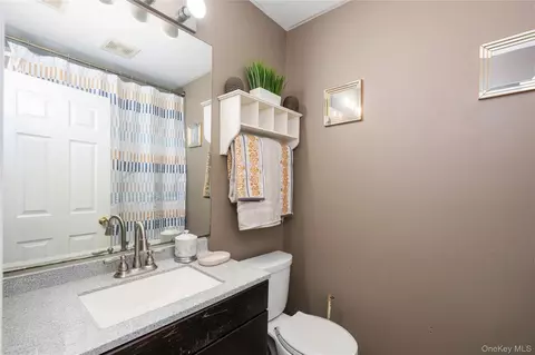 Bath - 8 Cedardale Loop, Wappingers Falls, NY 12590 photo 1 of 2