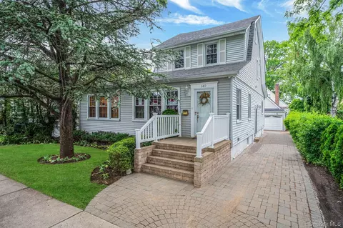 140 Emerson Ave, North Hempstead, NY 11001