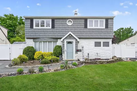 1438 Harding St, North Bellmore, NY 11710