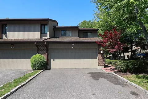 81 Estate Dr, Jericho, NY 11753