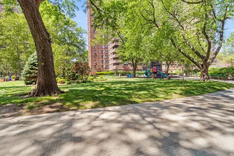 473 Fdr Dr #K1404, New York, NY 10002