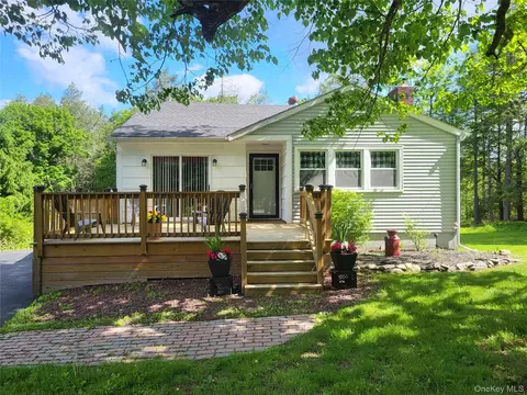 286 Dingle Daisy Rd, Thompson, NY 12701