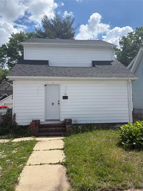 35 Van Siclen Ave, Floral Park, NY 11001