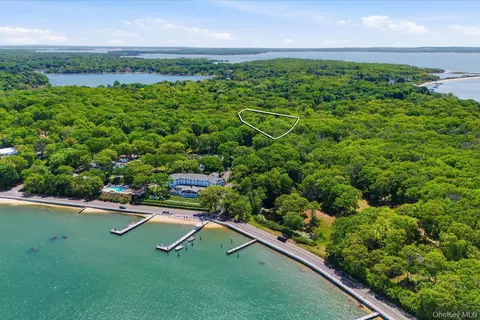 2 Prospect Ave, Shelter Island, NY 11964