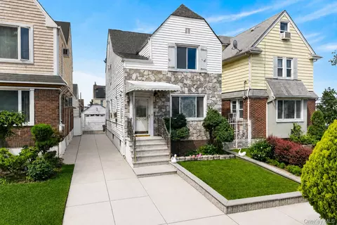 90-06 210th Pl, New York, NY 11428