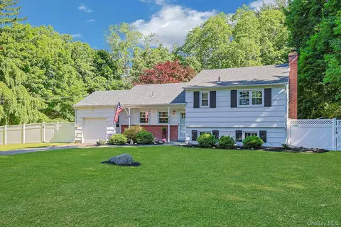 2798 Holly Dr, Yorktown, NY 10598