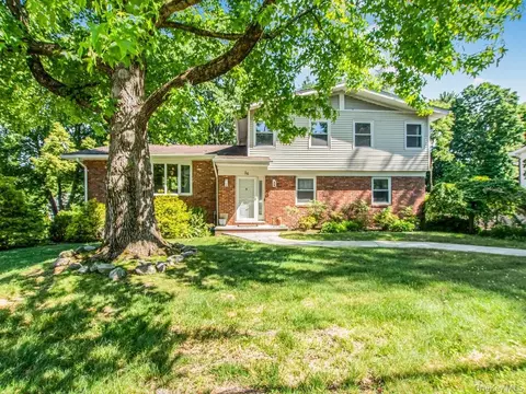 36 Balmoral Cres, White Plains, NY 10607