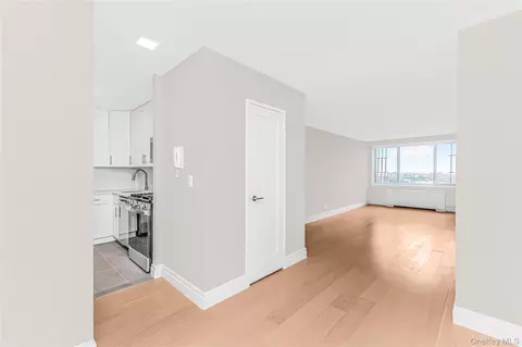 3333 Henry Hudson Pkwy #18C, New York, NY 10463