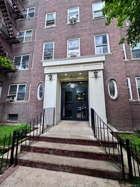 143-07 Sanford Ave #3J, New York, NY 11355