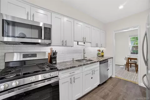 17 Fieldstone Dr #151, Greenburgh, NY 10530